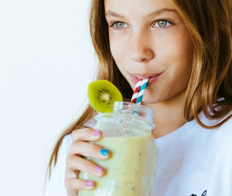 Wie mache ich Kefir für Kinder geschmacklich attraktiver?